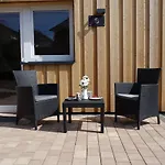 Race & Rest Apartments *