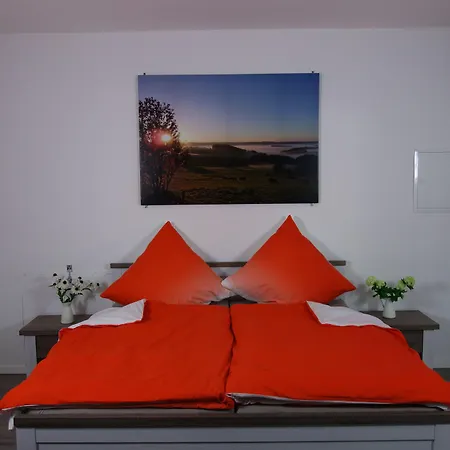 Race & Rest Apartments *